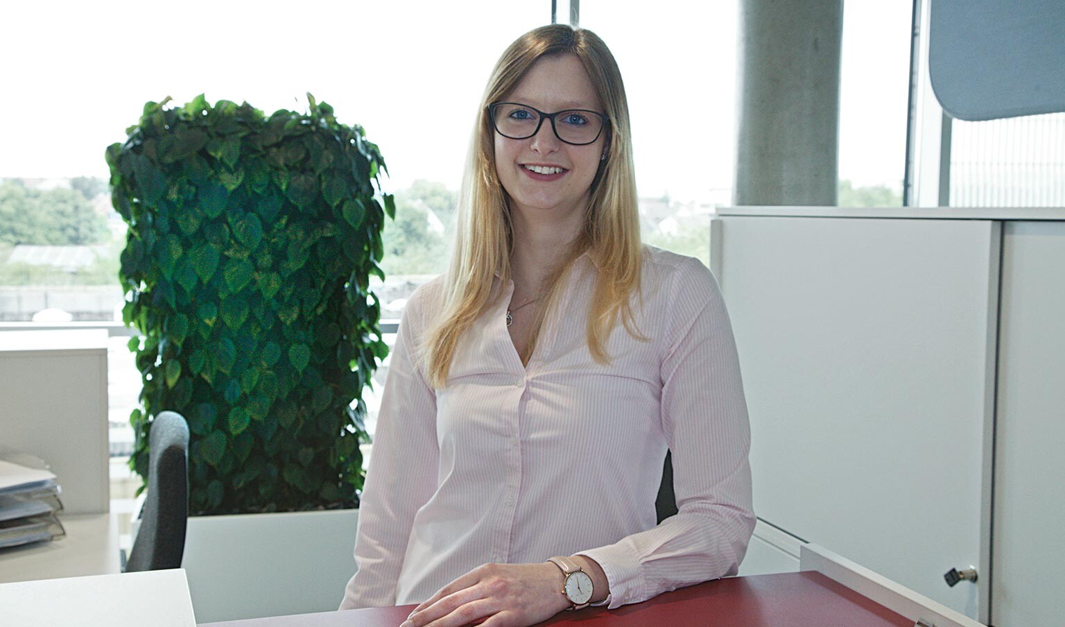 Nadine Schwarz – Gelernte Industriekauffrau seit 2015